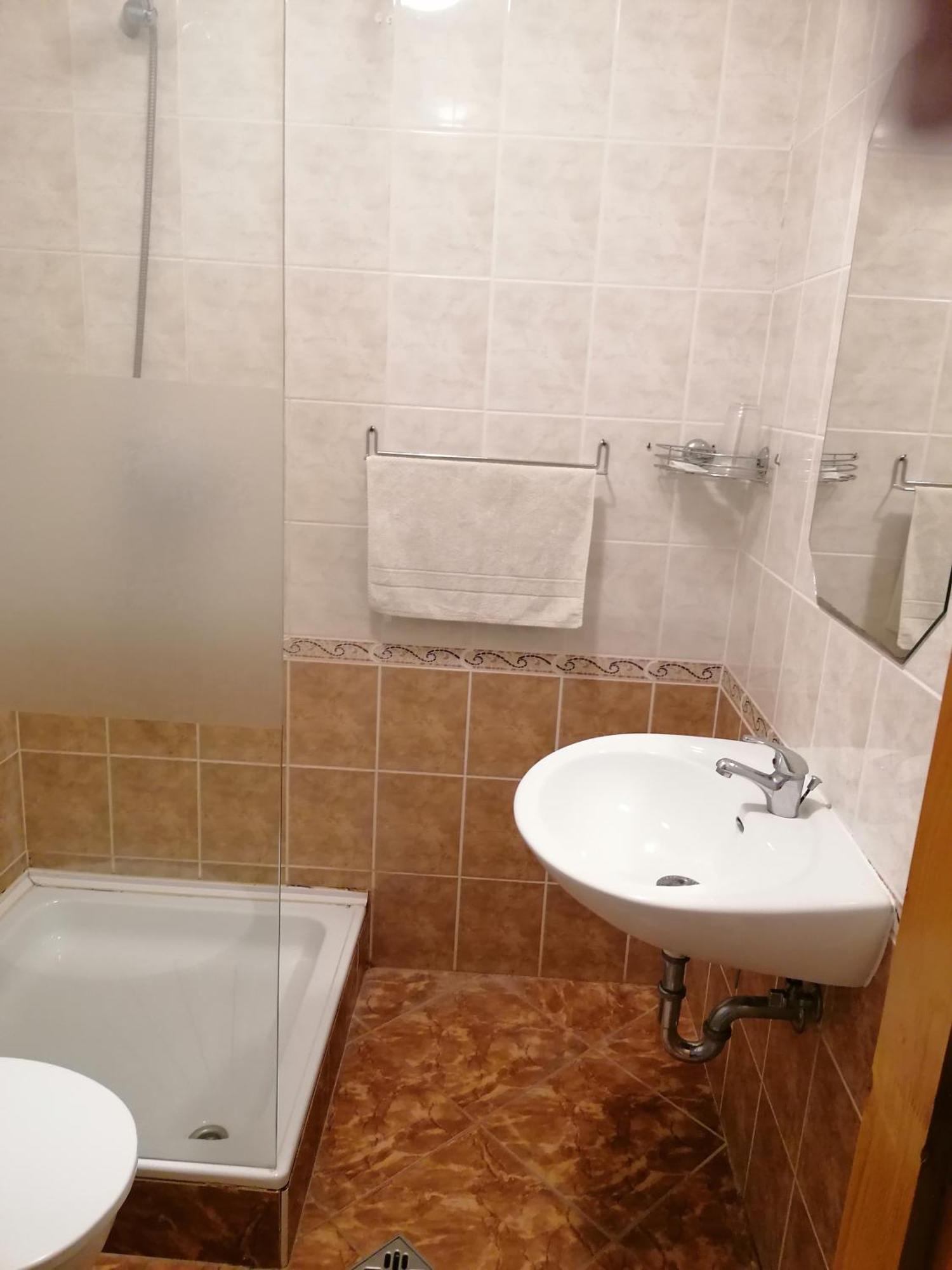 Iglodi Panzio Hotel Kunszentmarton Bagian luar foto