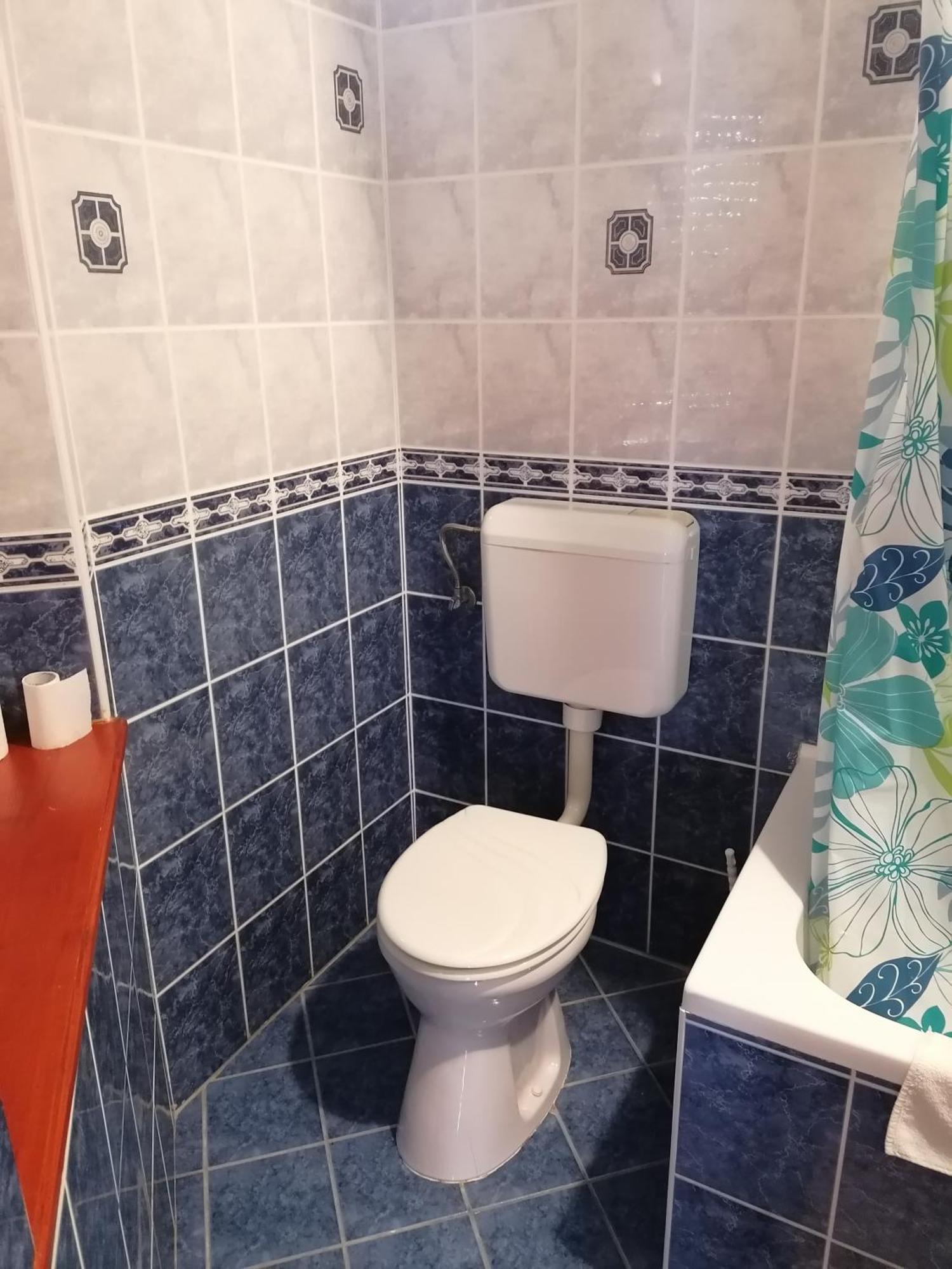 Iglodi Panzio Hotel Kunszentmarton Bagian luar foto